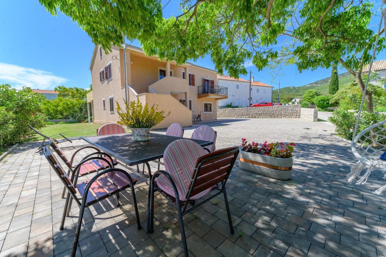 Apartments Marina Veskovic Нерезине Екстериор снимка
