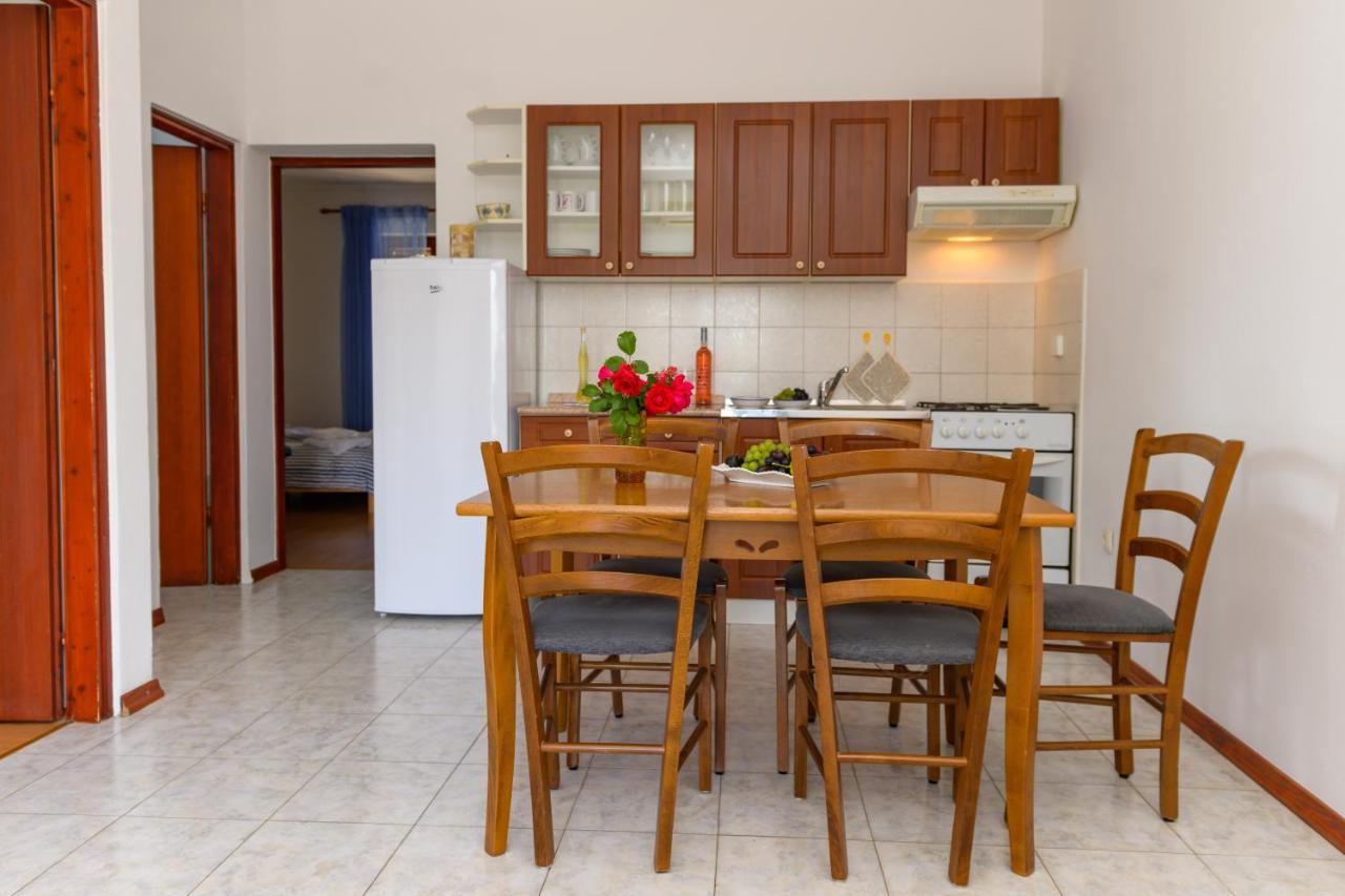Apartments Marina Veskovic Нерезине Екстериор снимка