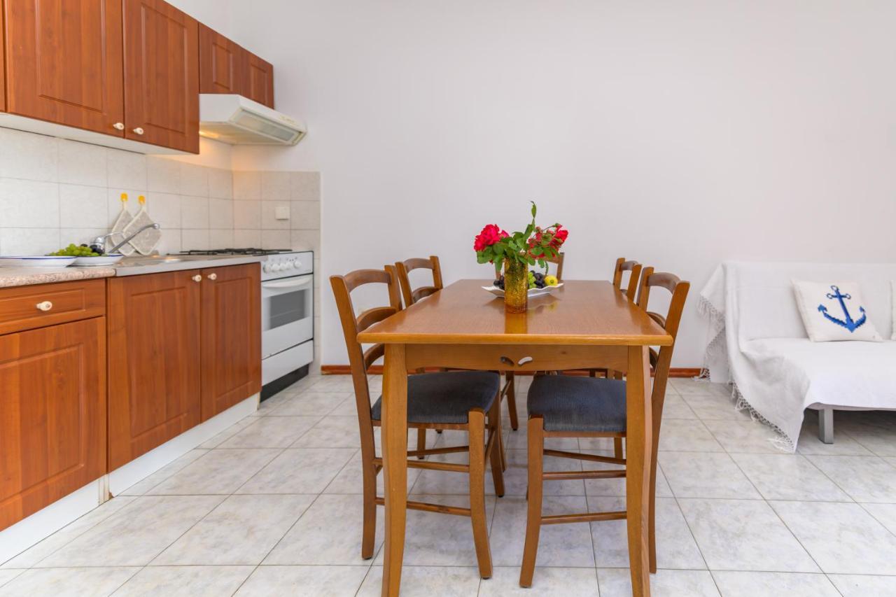 Apartments Marina Veskovic Нерезине Екстериор снимка