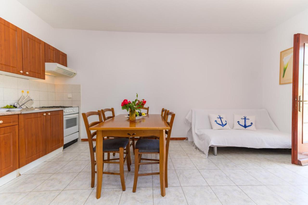 Apartments Marina Veskovic Нерезине Екстериор снимка