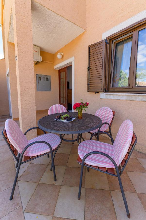 Apartments Marina Veskovic Нерезине Екстериор снимка