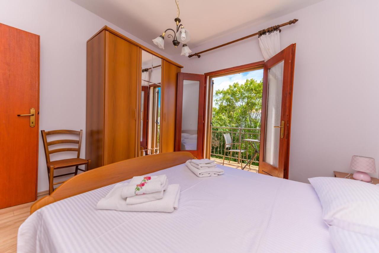 Apartments Marina Veskovic Нерезине Екстериор снимка