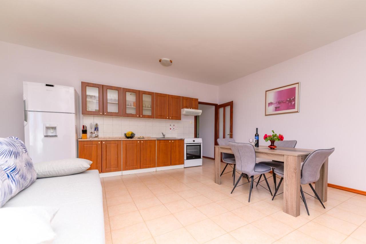 Apartments Marina Veskovic Нерезине Екстериор снимка