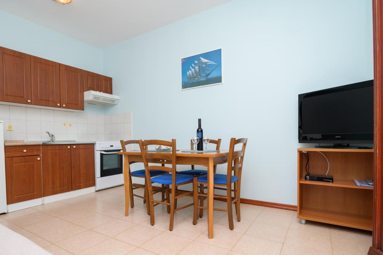Apartments Marina Veskovic Нерезине Екстериор снимка